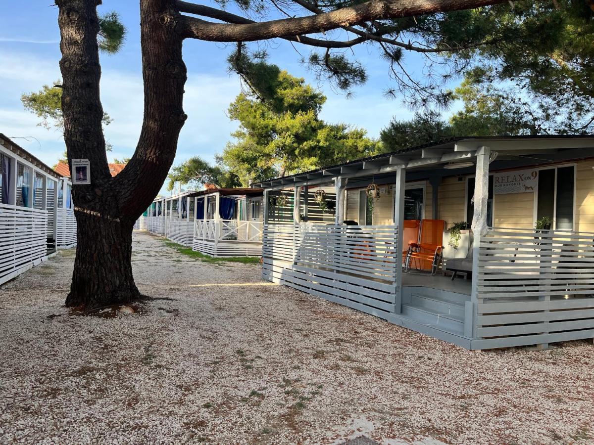 פריבלאקה Dalmacia Mobile Homes And Caravans At The Beach מראה חיצוני תמונה