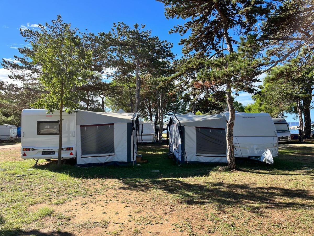 פריבלאקה Dalmacia Mobile Homes And Caravans At The Beach מראה חיצוני תמונה